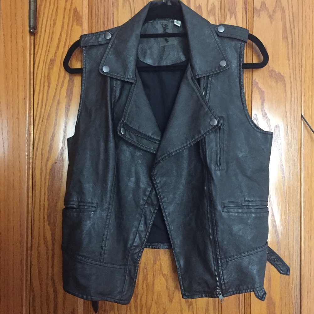 VEGAN LEATHER VEST